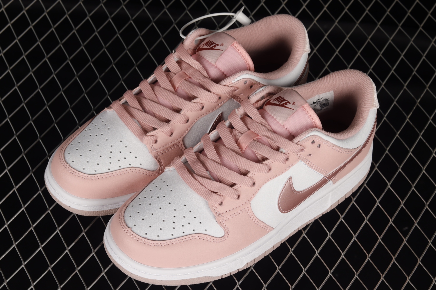 Nike Dunk Low Pink Velvet (GS) DO6485-600