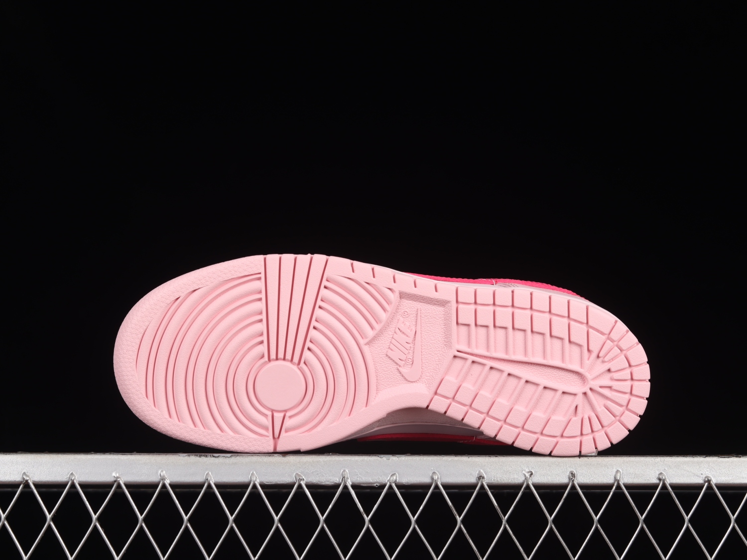Nike Dunk Low Triple Pink (GS)  DH9765-600