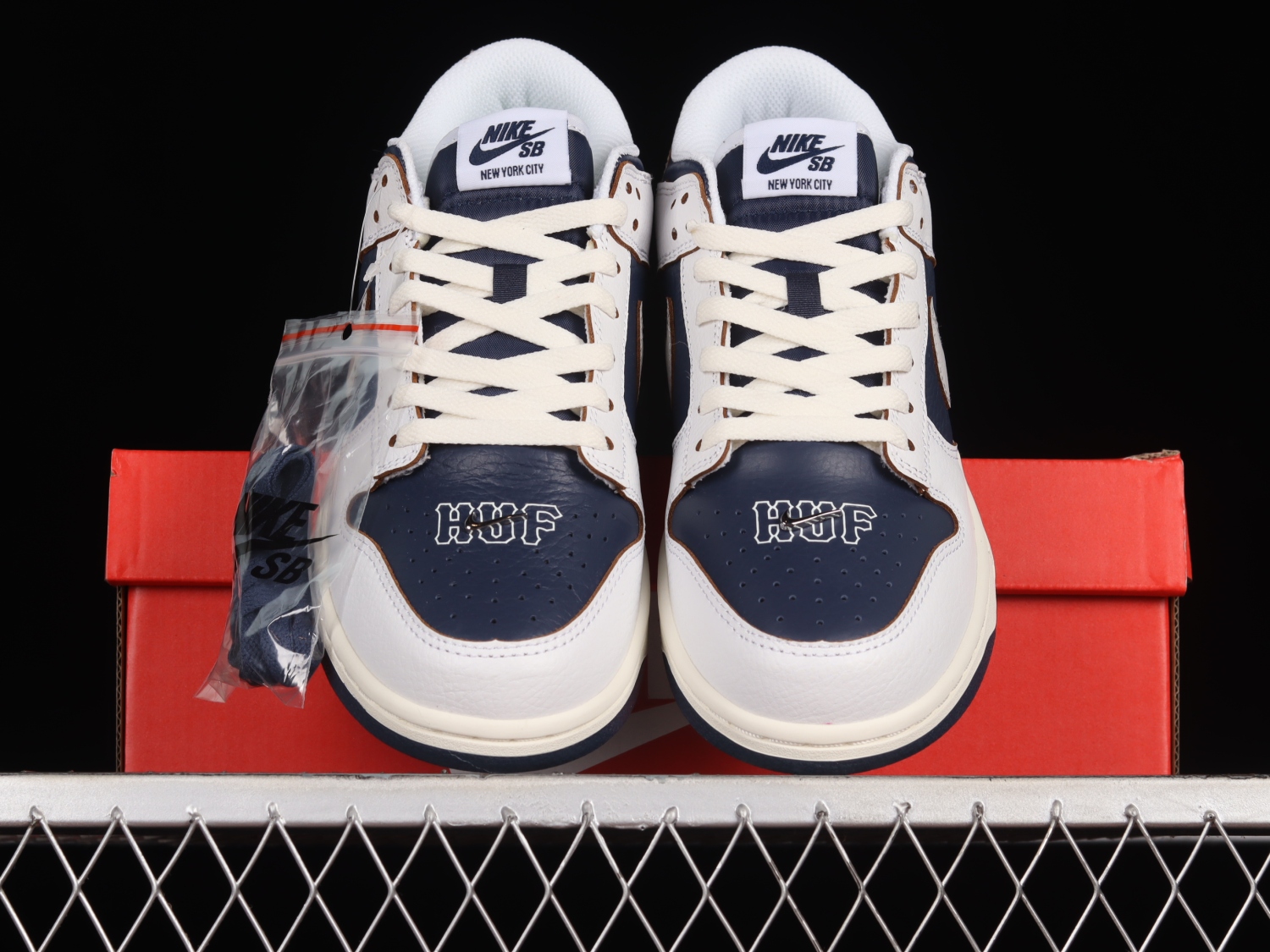 Nike SB Dunk Low HUF New York City FD8775-100