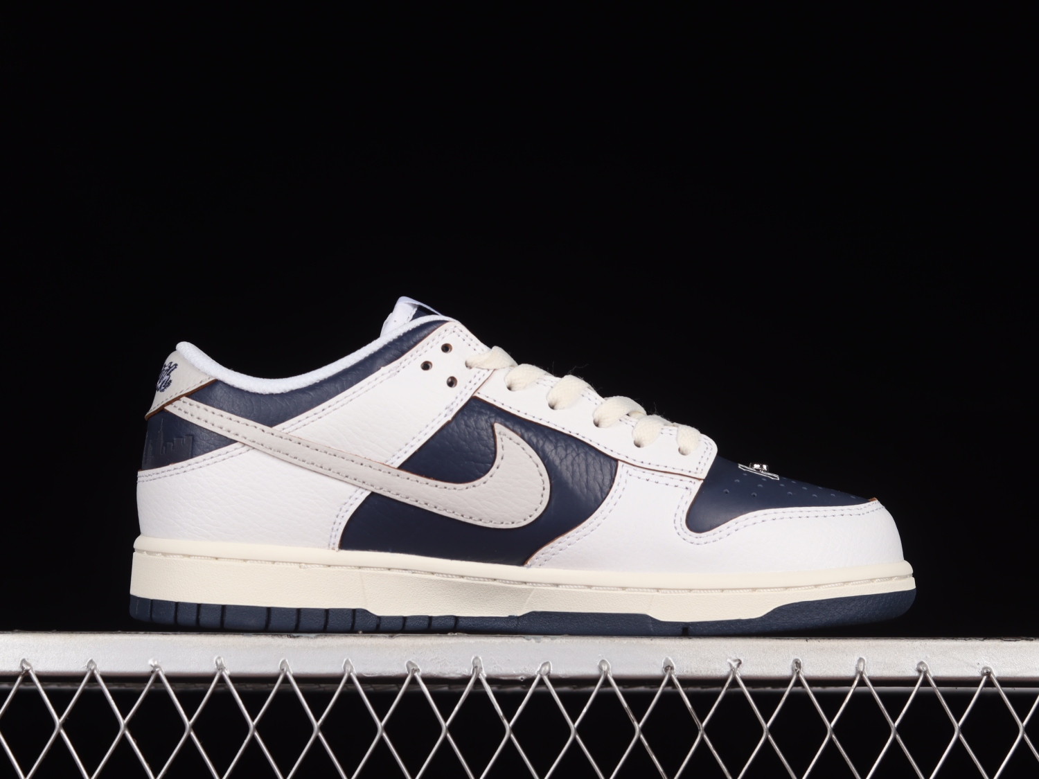 Nike SB Dunk Low HUF New York City FD8775-100