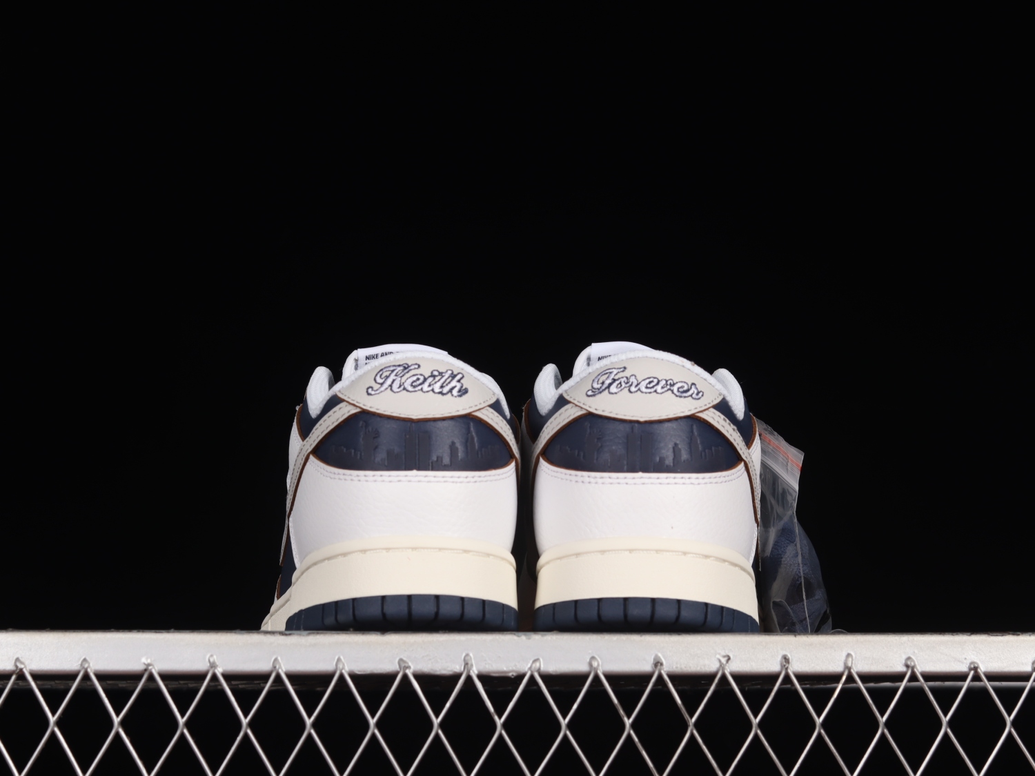 Nike SB Dunk Low HUF New York City FD8775-100