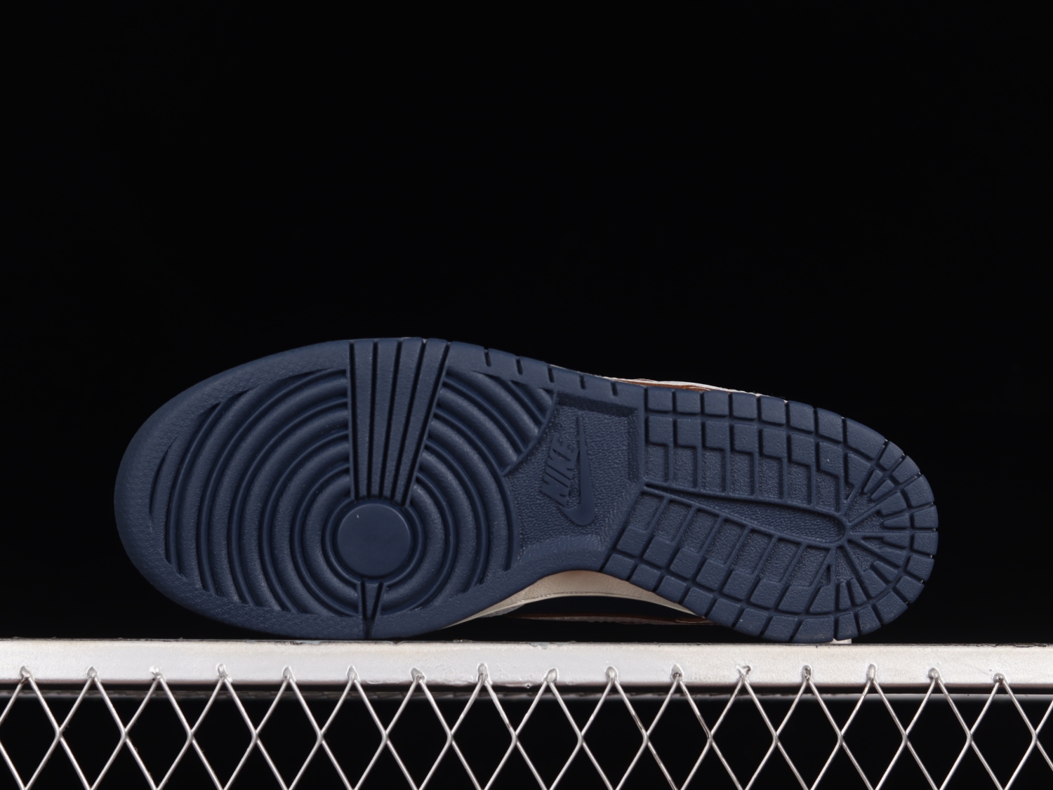 Nike SB Dunk Low HUF New York City FD8775-100