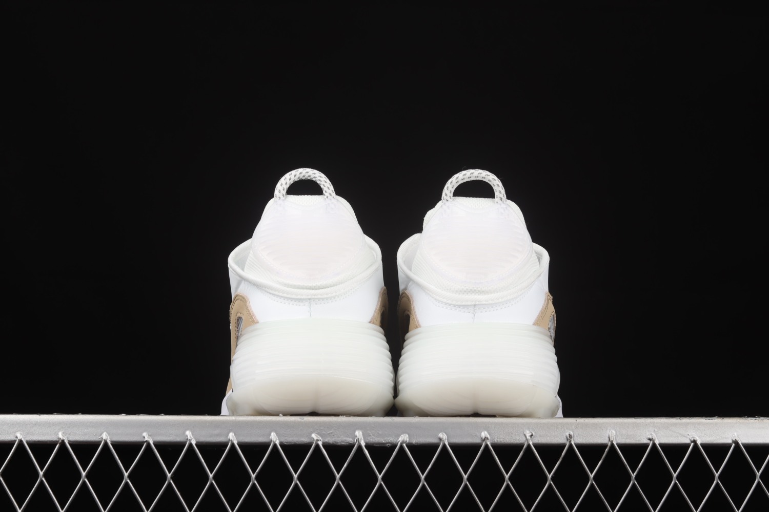 Nike Air Max 90 Light Bone University Gold (W)  DA8702-100