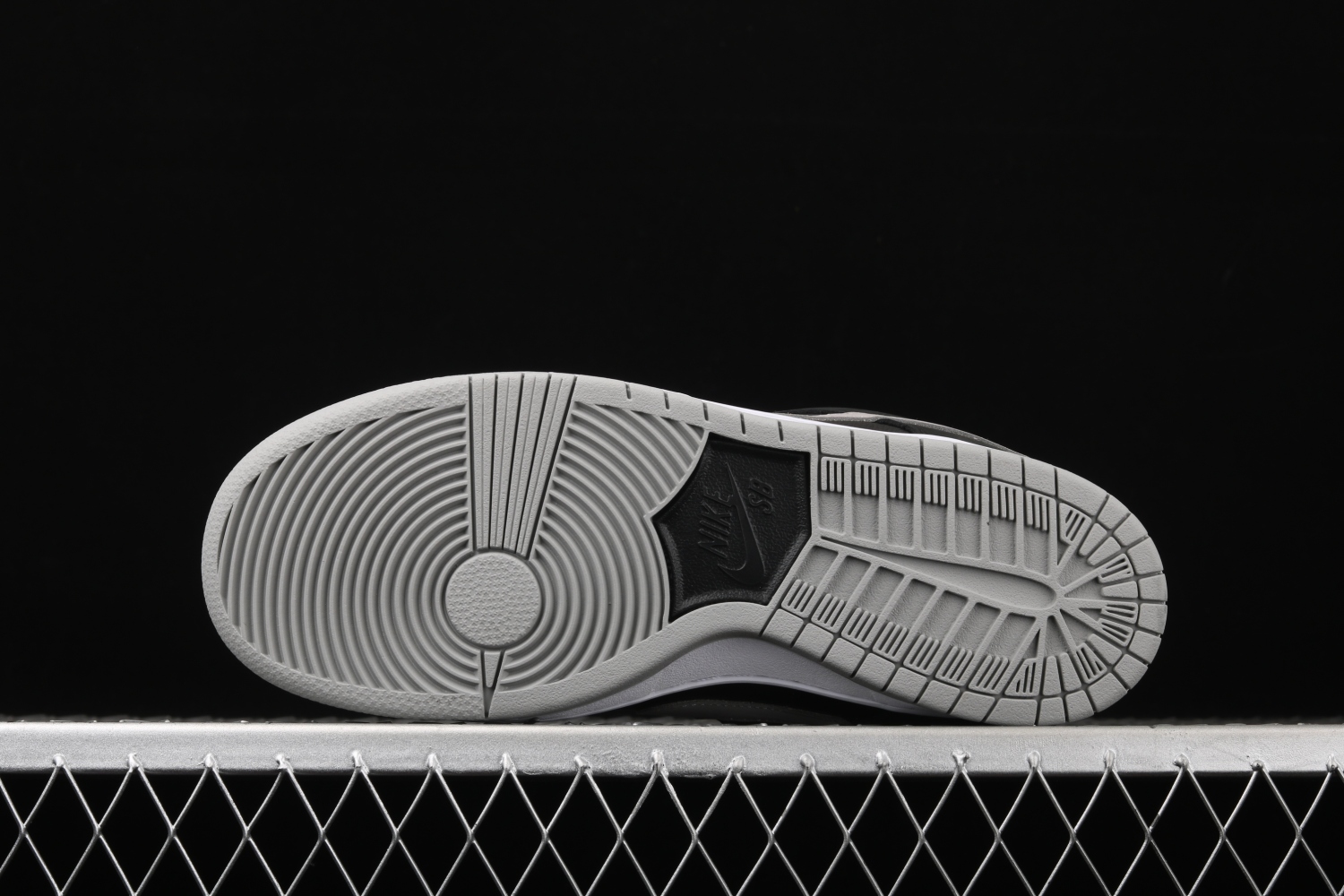 Nike SB Dunk Low J-Pack Shadow BQ6817-007