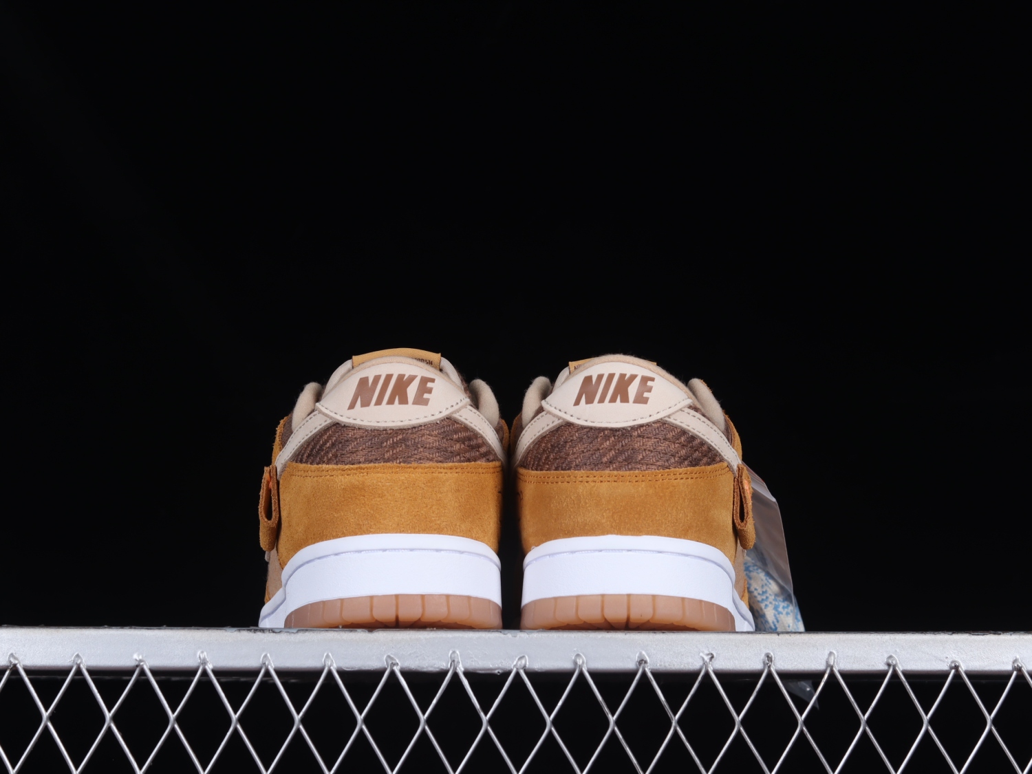 Nike Dunk Low SE Teddy Bear Parline DZ5350-288