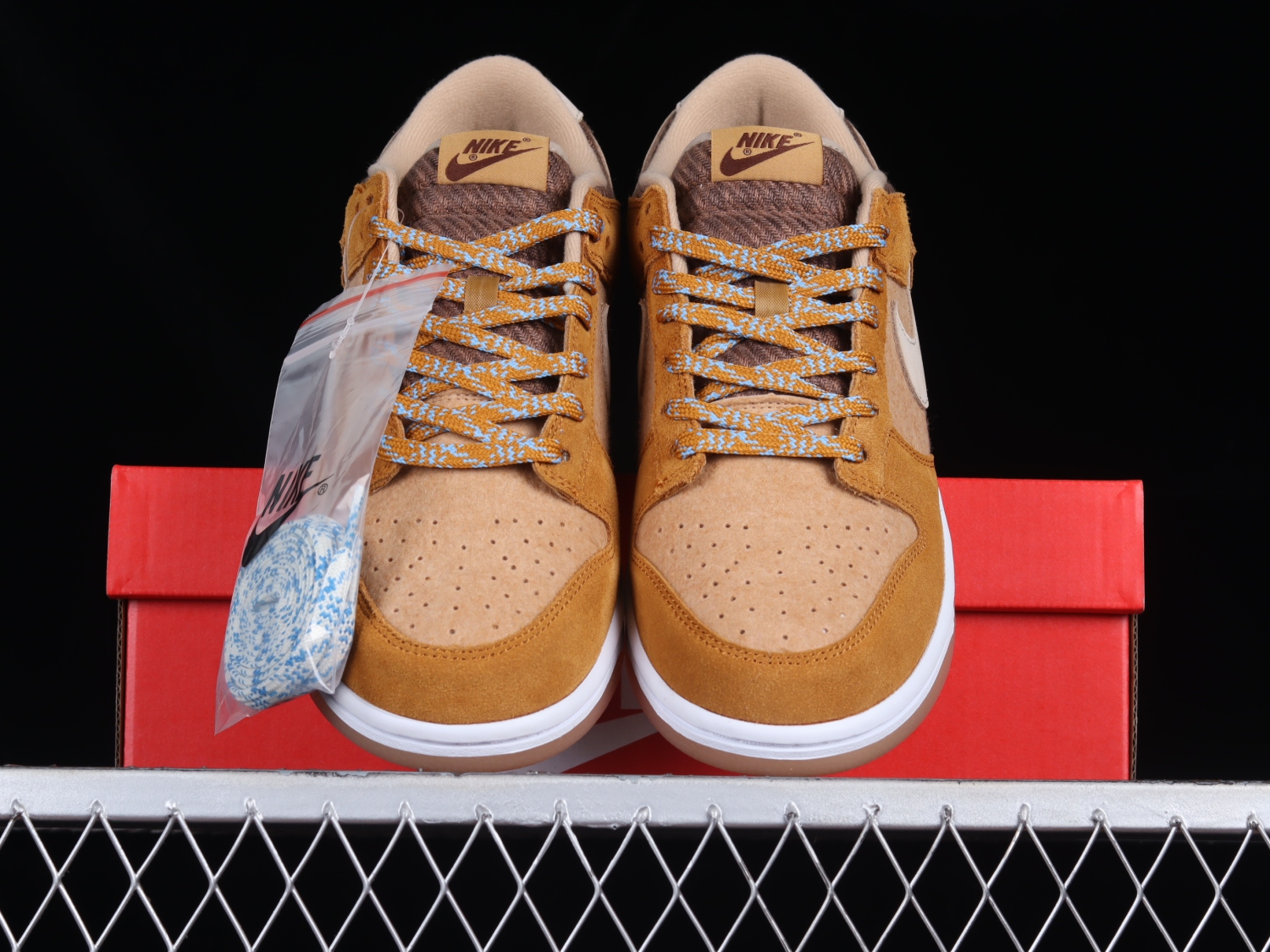 Nike Dunk Low SE Teddy Bear Parline DZ5350-288