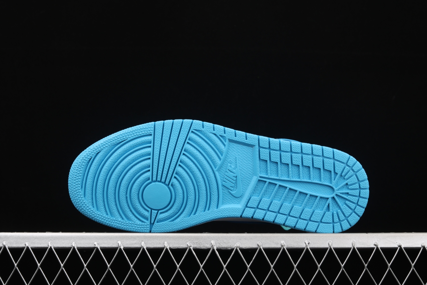 Jordan 1 Retro UNC 555088-117