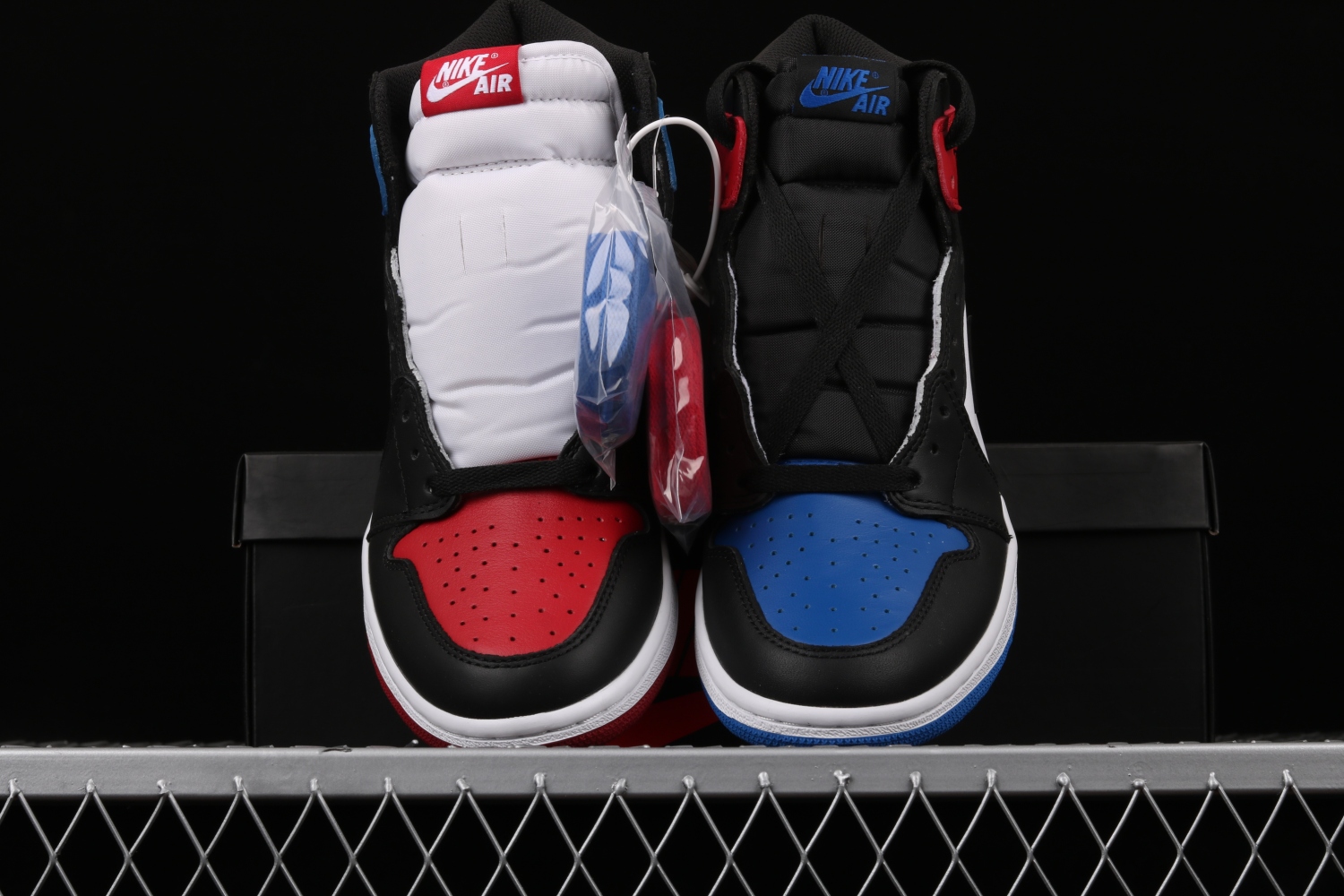 Jordan 1 Retro Top 3 555088-026