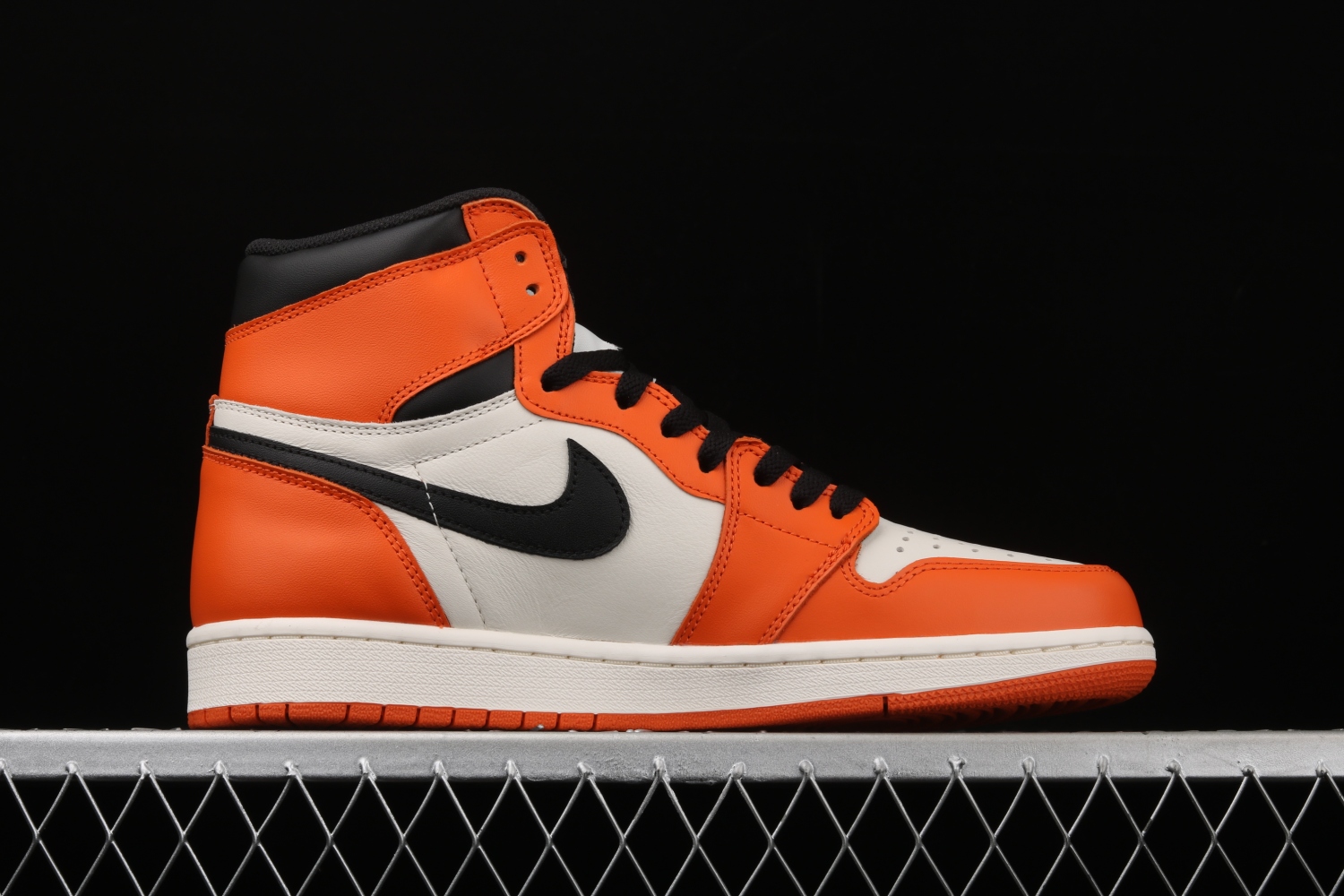 Jordan 1 Retro Reverse Shattered Backboard 555088-113