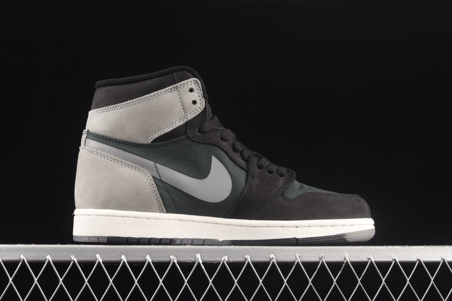 Jordan 1 Retro High Element Gore-Tex Black Particle Grey DB2889-001