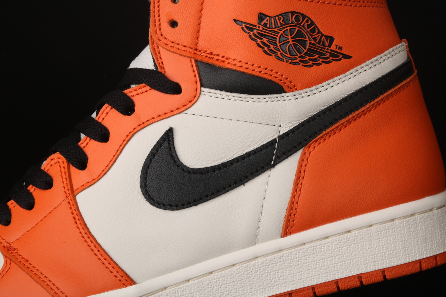 Jordan 1 Retro Reverse Shattered Backboard 555088-113