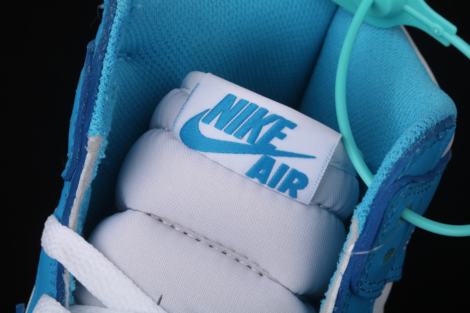 Jordan 1 Retro UNC 555088-117