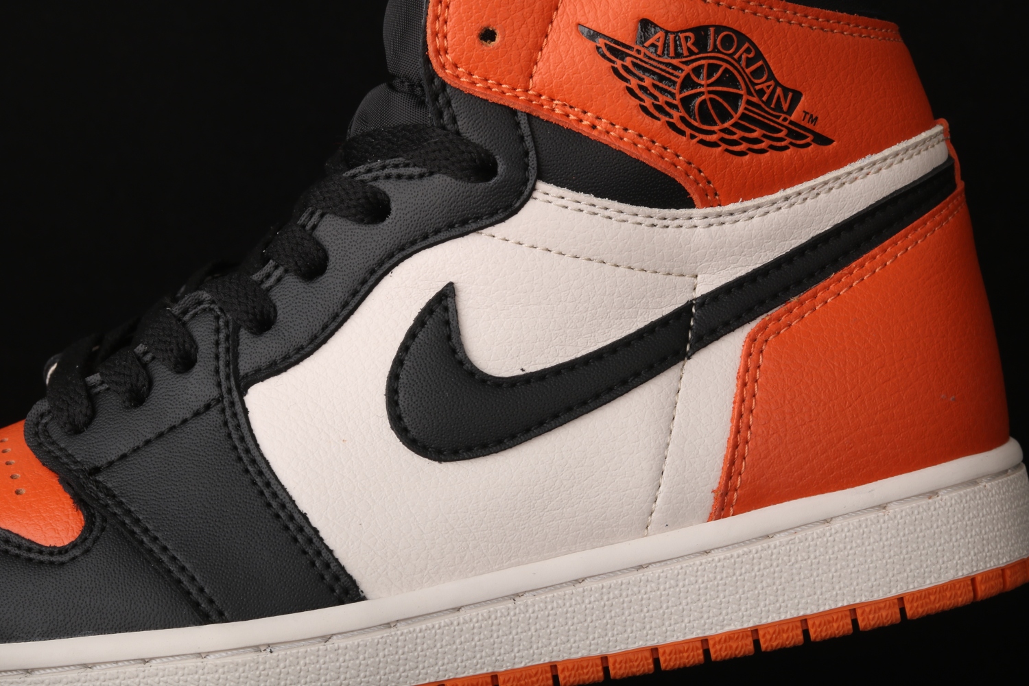 Jordan 1 Retro Shattered Backboard  555088-005