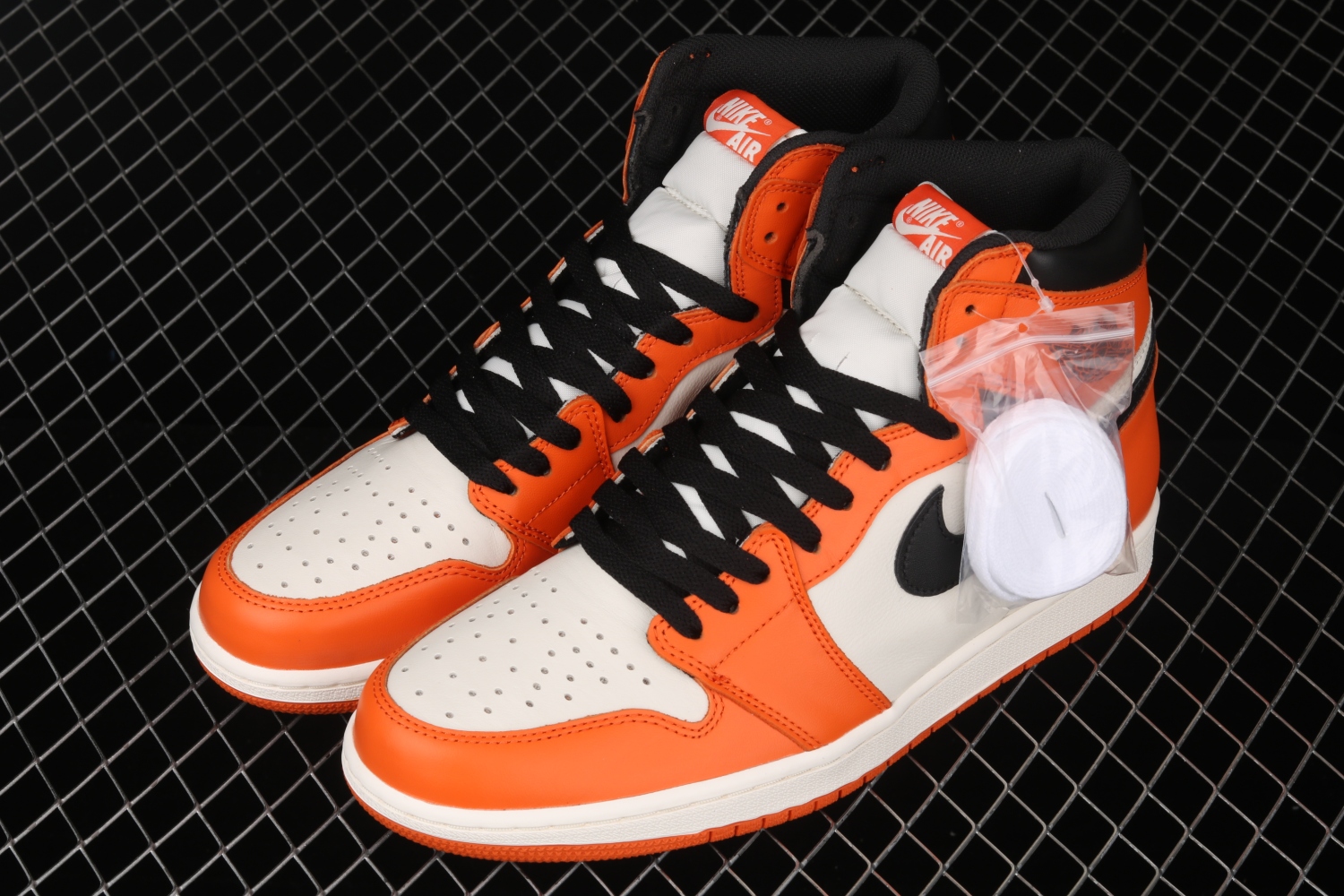 Jordan 1 Retro Reverse Shattered Backboard 555088-113