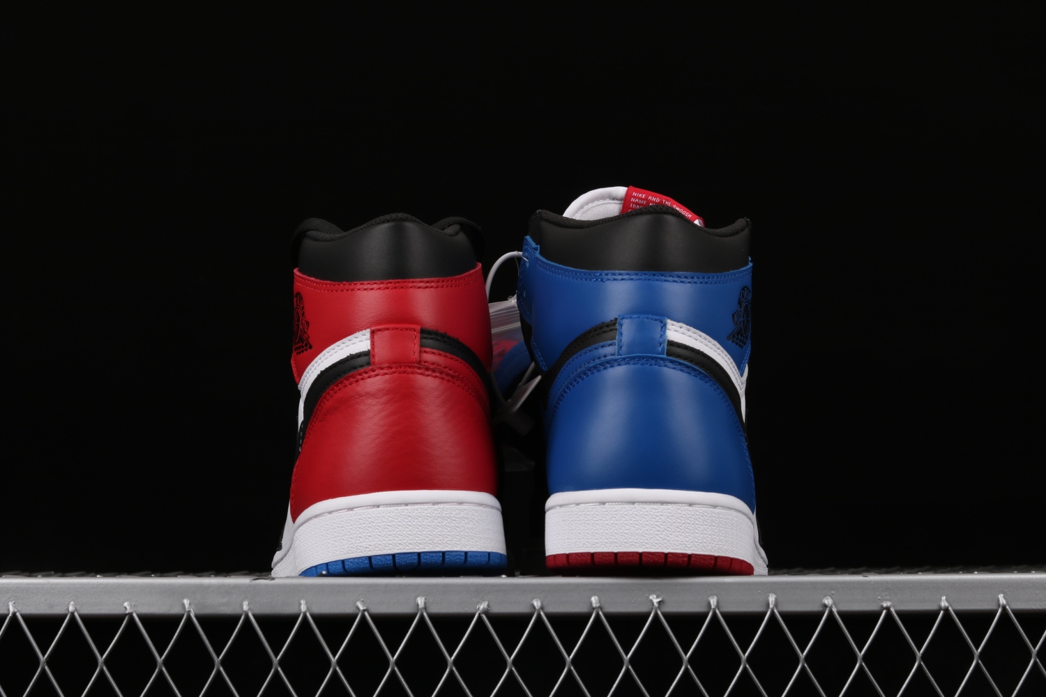 Jordan 1 Retro Top 3 555088-026