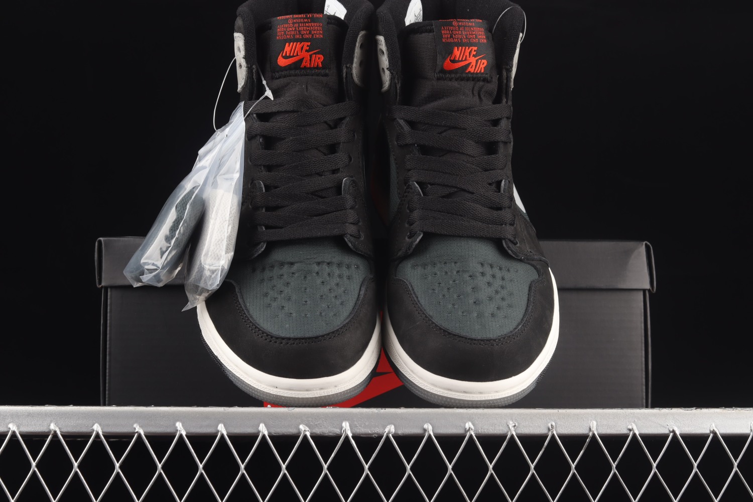Jordan 1 Retro High Element Gore-Tex Black Particle Grey DB2889-001