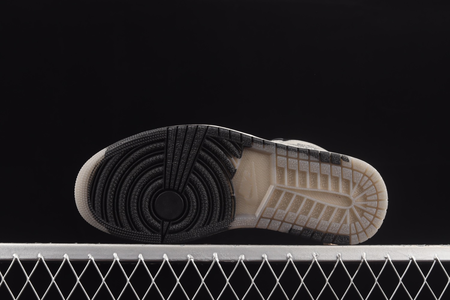 Jordan 1 Retro High Element Gore-Tex Black Particle Grey DB2889-001