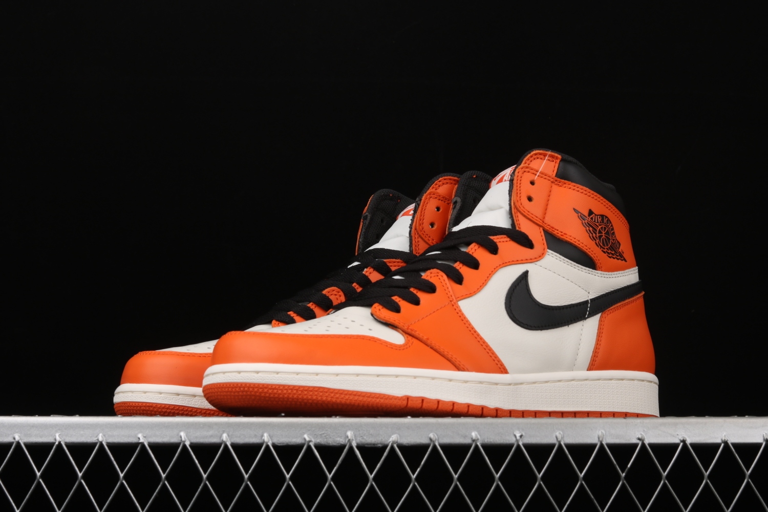 Jordan 1 Retro Reverse Shattered Backboard 555088-113