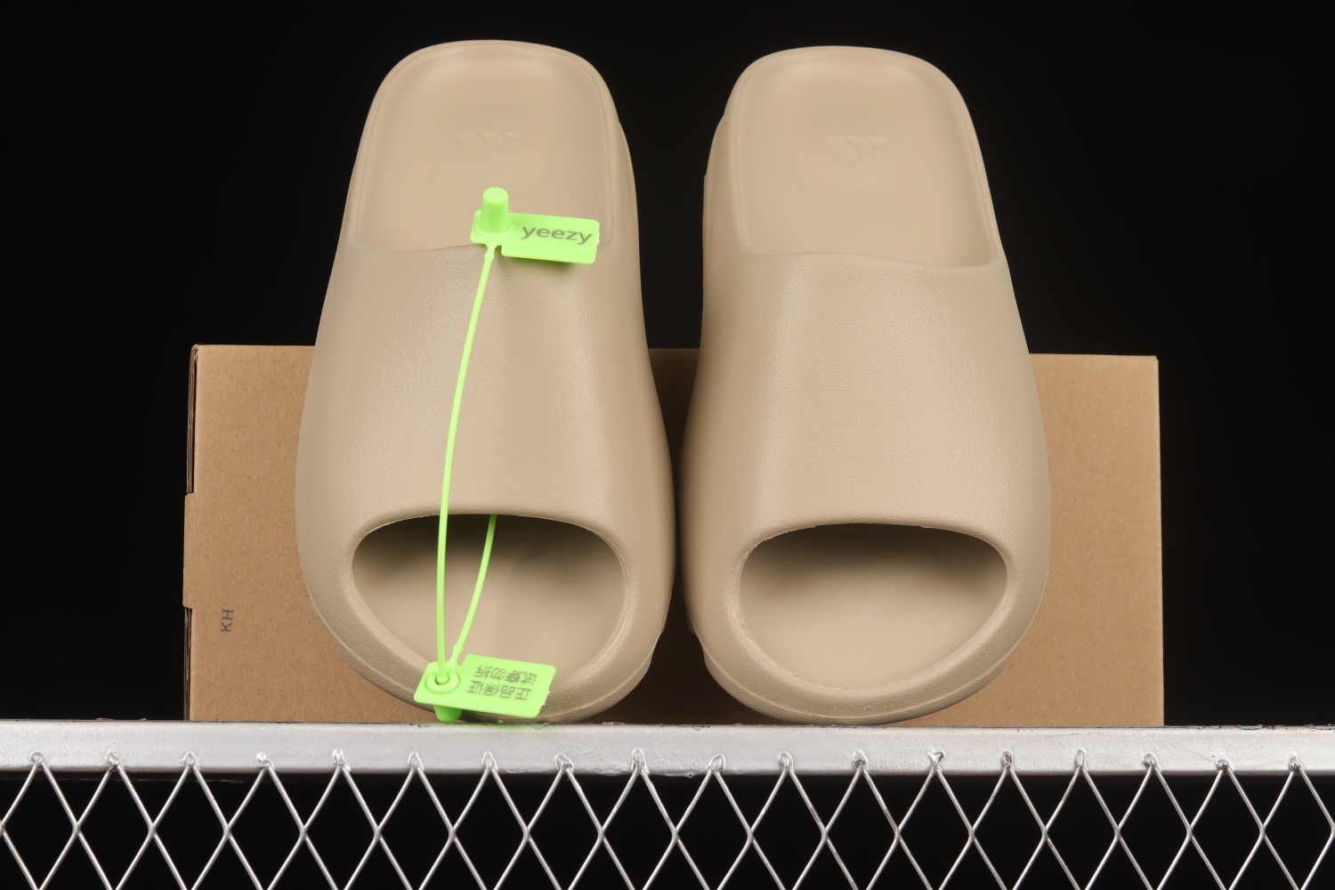 adidas Yeezy Slide Pure GW1934