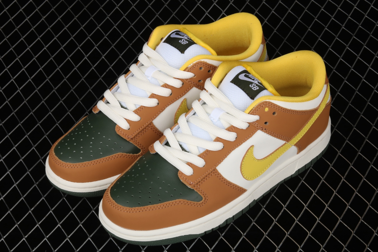 Nike SB Dunk Low Vapour Mineral Yellow 304292-271