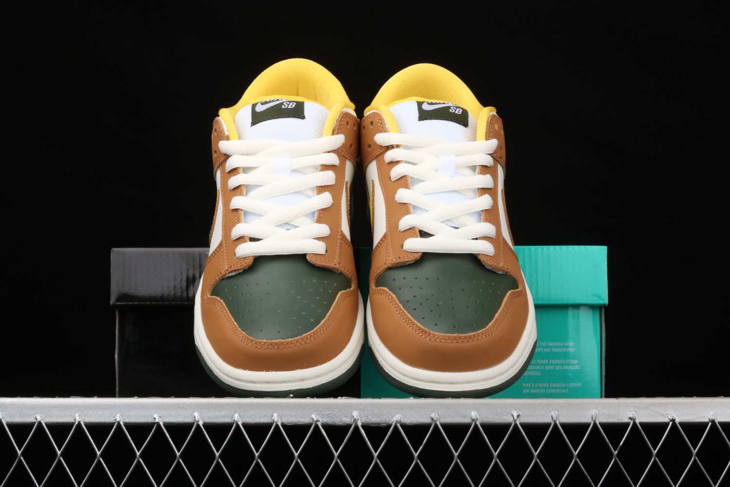 Nike SB Dunk Low Vapour Mineral Yellow 304292-271