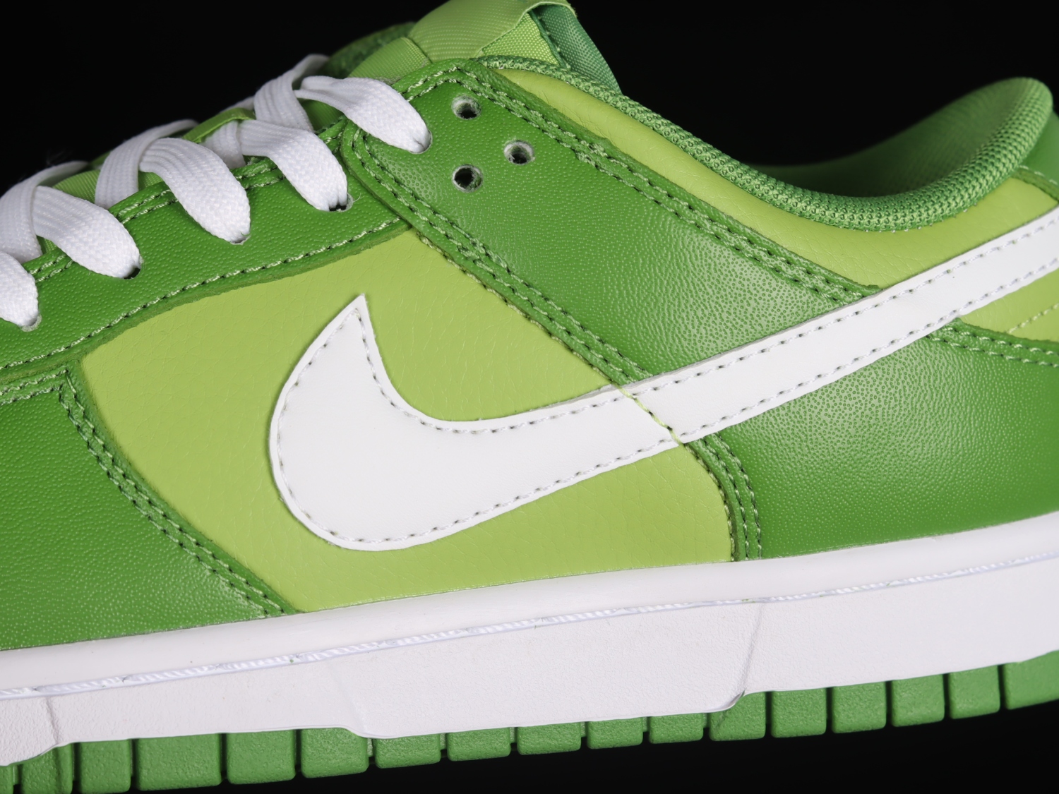 Nike Dunk Low Chlorophyll  DJ6188-300
