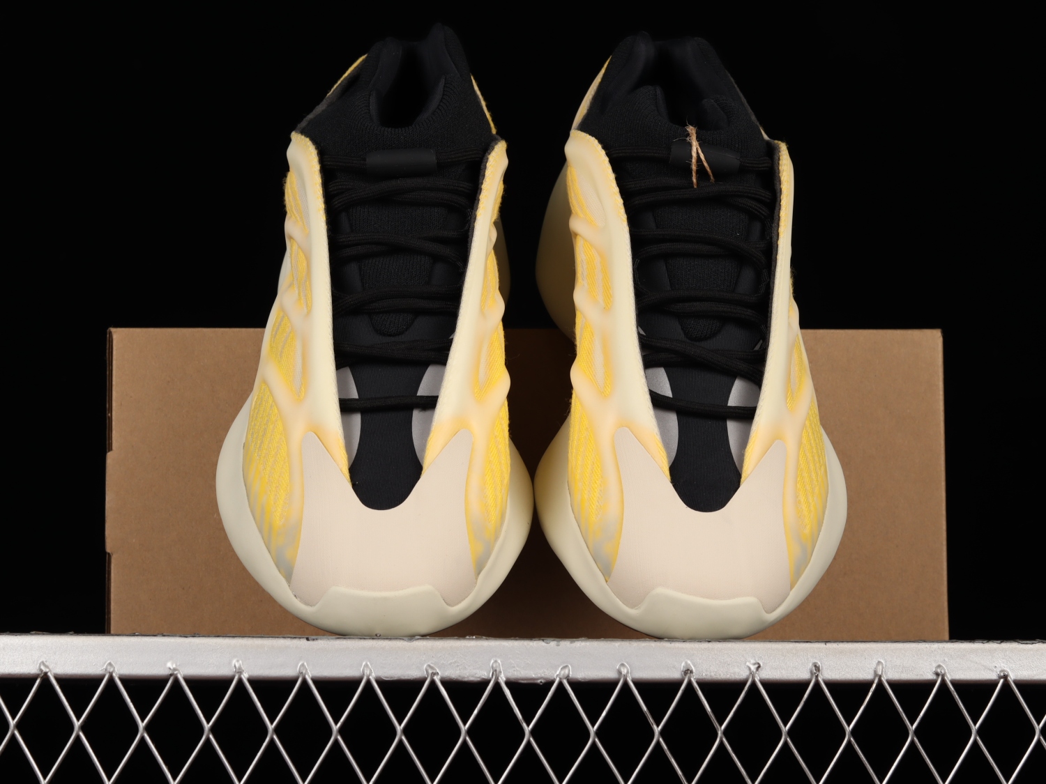 adidas Yeezy 700 V3 Mono Safflower HP5425