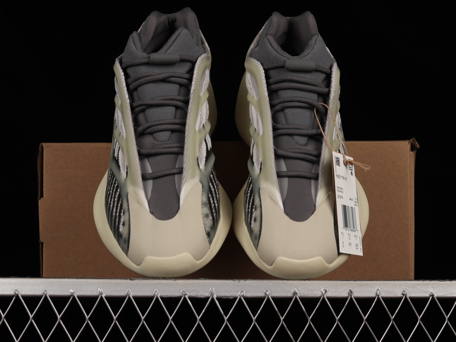 adidas Yeezy 700 V3 Fade Salt ID1674