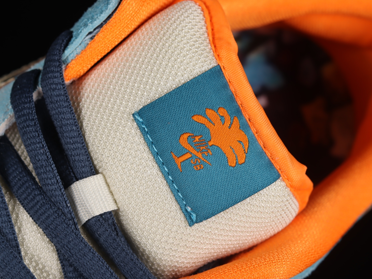 Nike SB Dunk Low MIA Skate Shop 504750-474