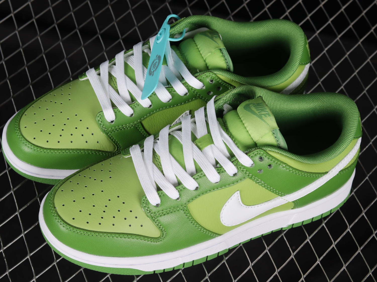 Nike Dunk Low Chlorophyll  DJ6188-300