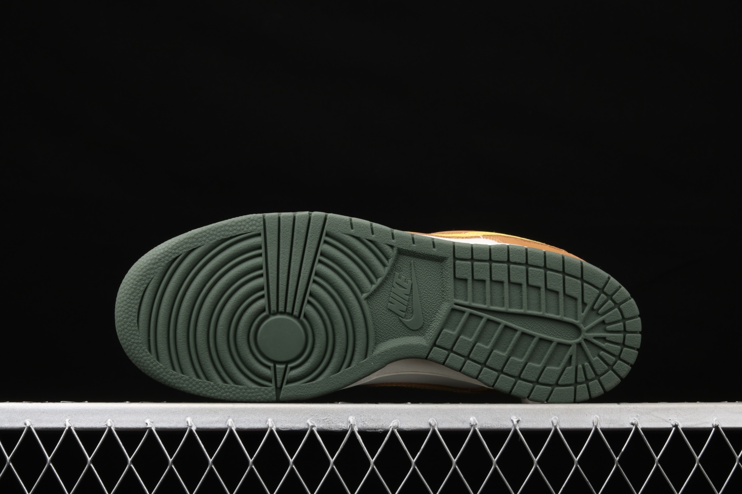 Nike SB Dunk Low Vapour Mineral Yellow 304292-271