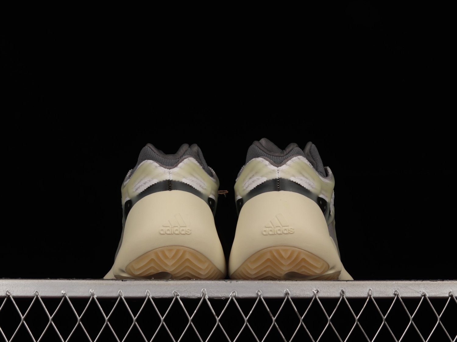 adidas Yeezy 700 V3 Fade Salt ID1674
