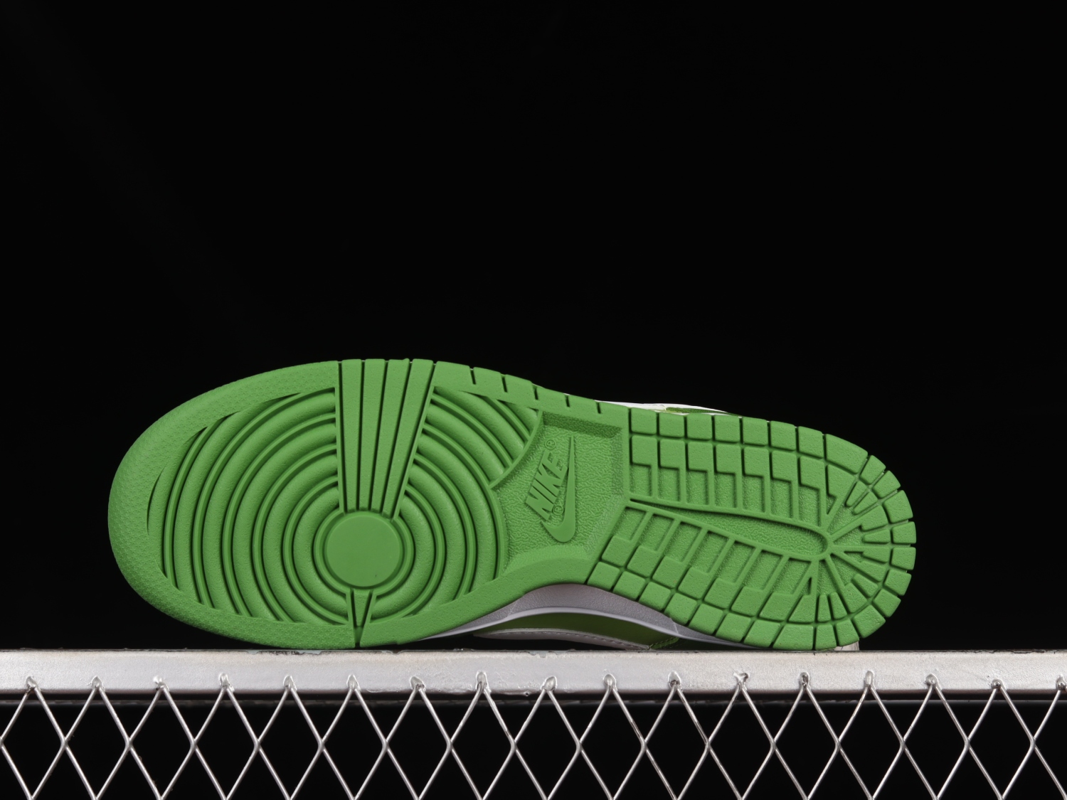 Nike Dunk Low Chlorophyll  DJ6188-300