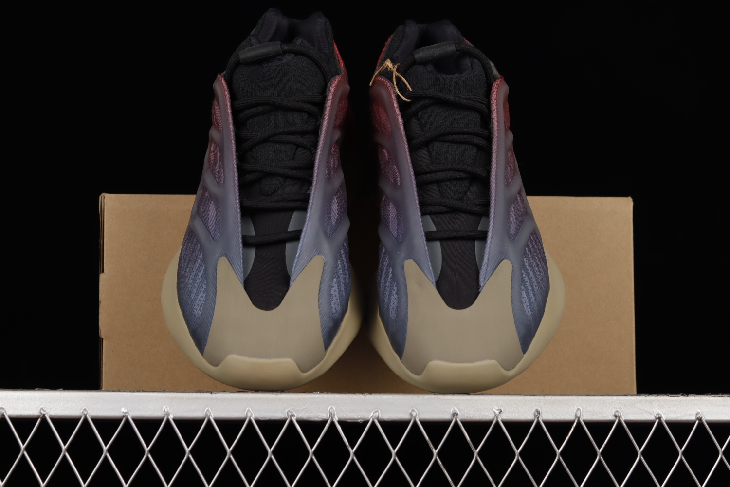 adidas Yeezy 700 V3 Fade Carbon GW1814