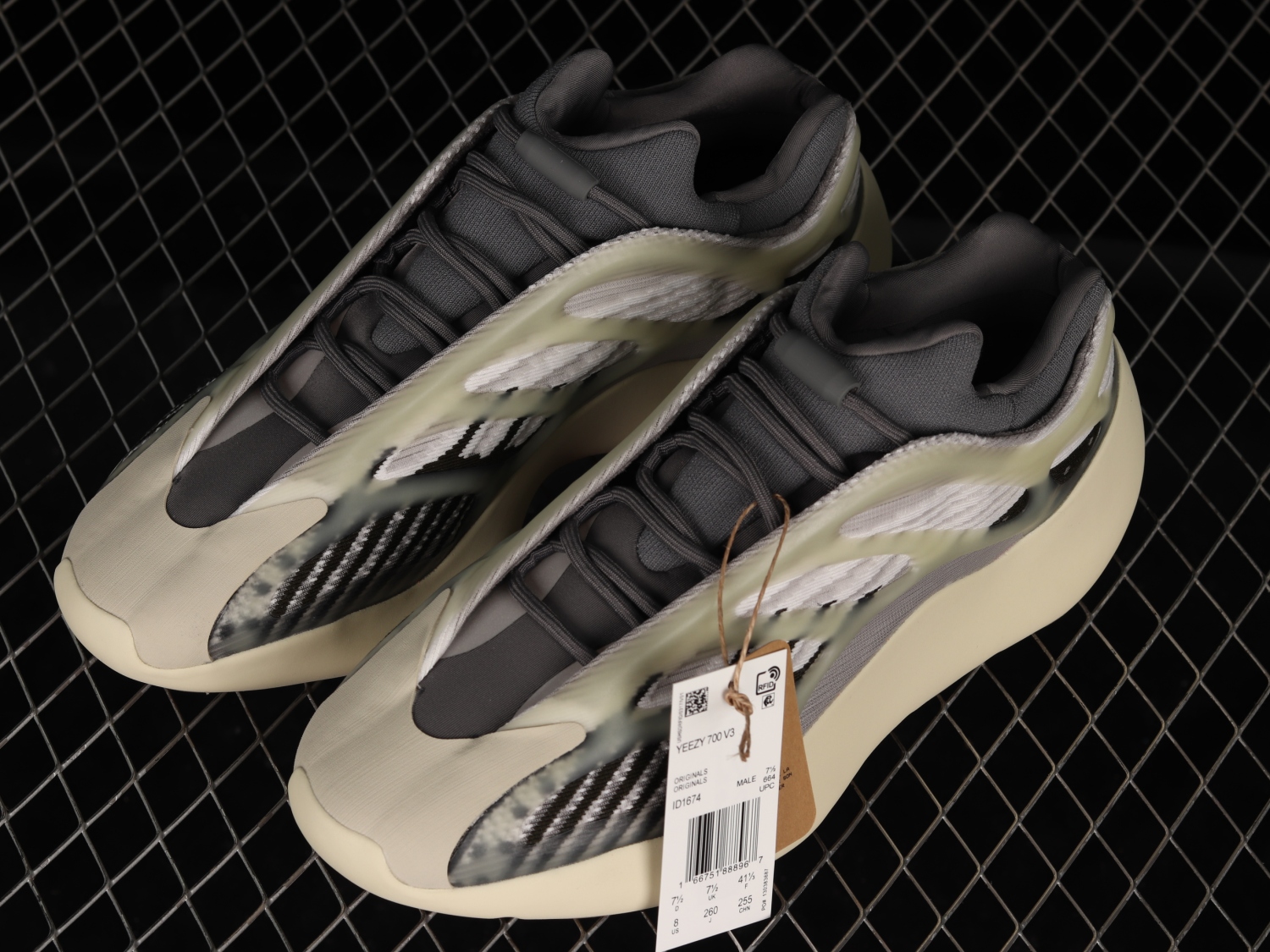 adidas Yeezy 700 V3 Fade Salt ID1674