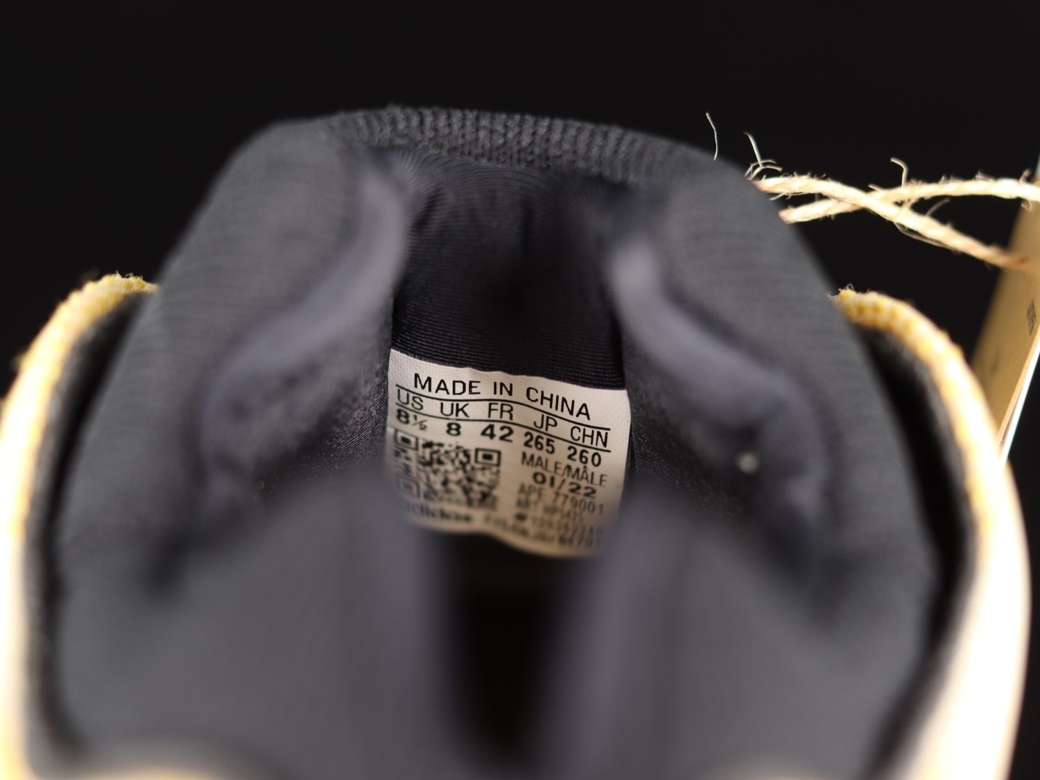 adidas Yeezy 700 V3 Mono Safflower HP5425