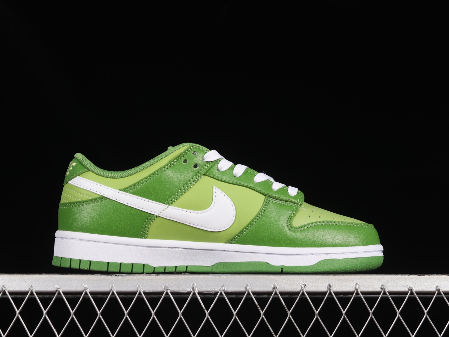 Nike Dunk Low Chlorophyll  DJ6188-300