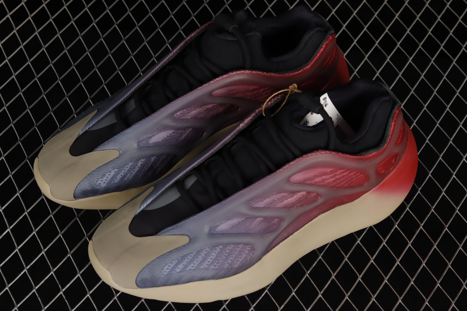 adidas Yeezy 700 V3 Fade Carbon GW1814