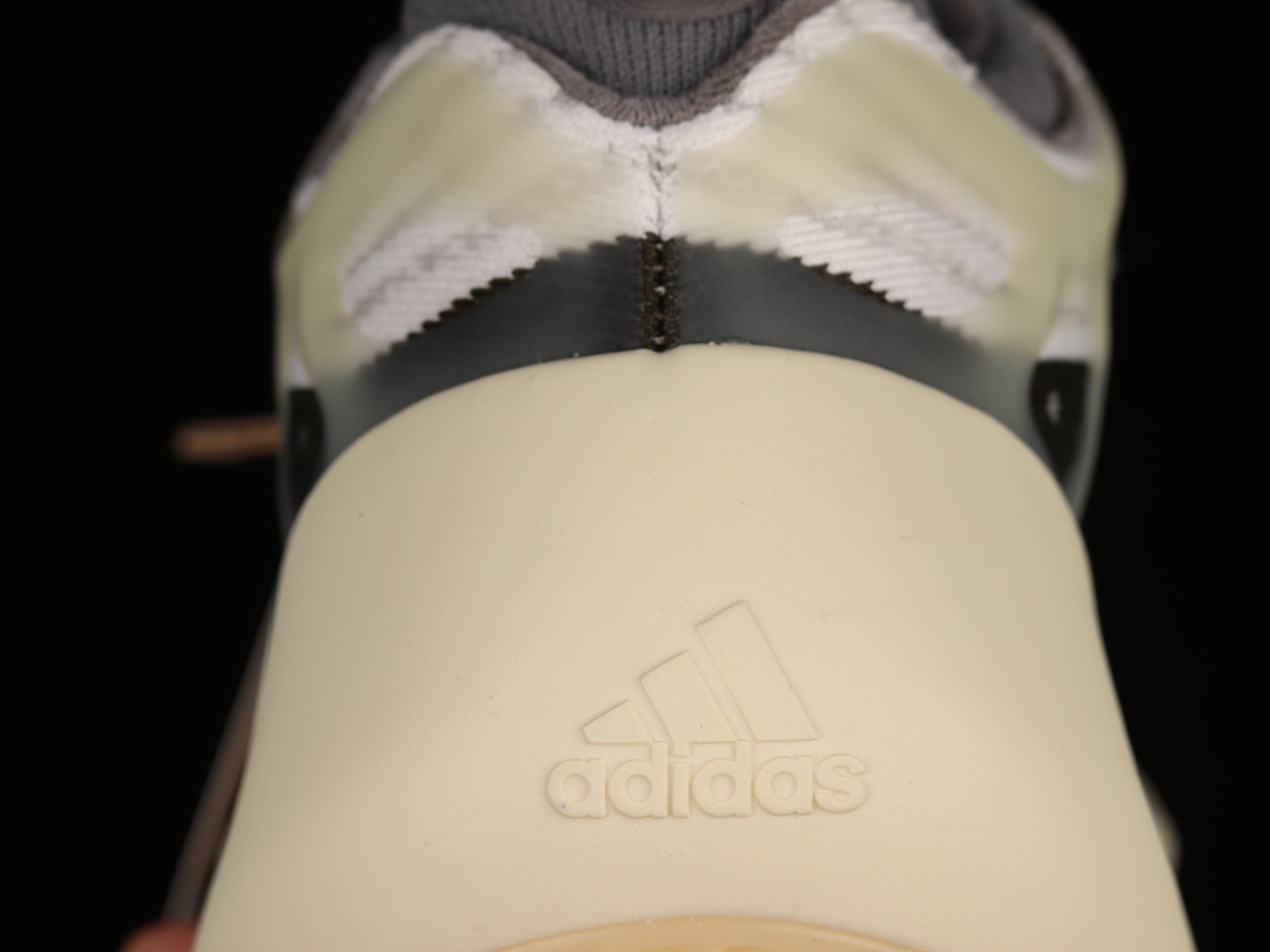 adidas Yeezy 700 V3 Fade Salt ID1674