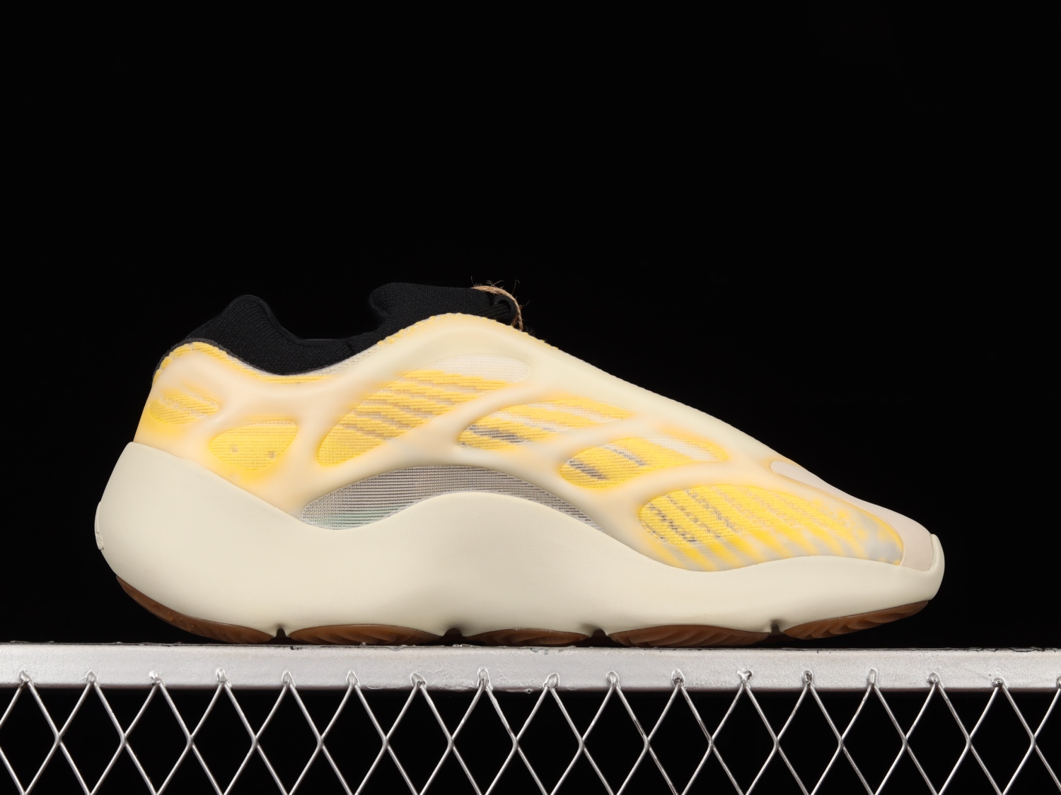 adidas Yeezy 700 V3 Mono Safflower HP5425