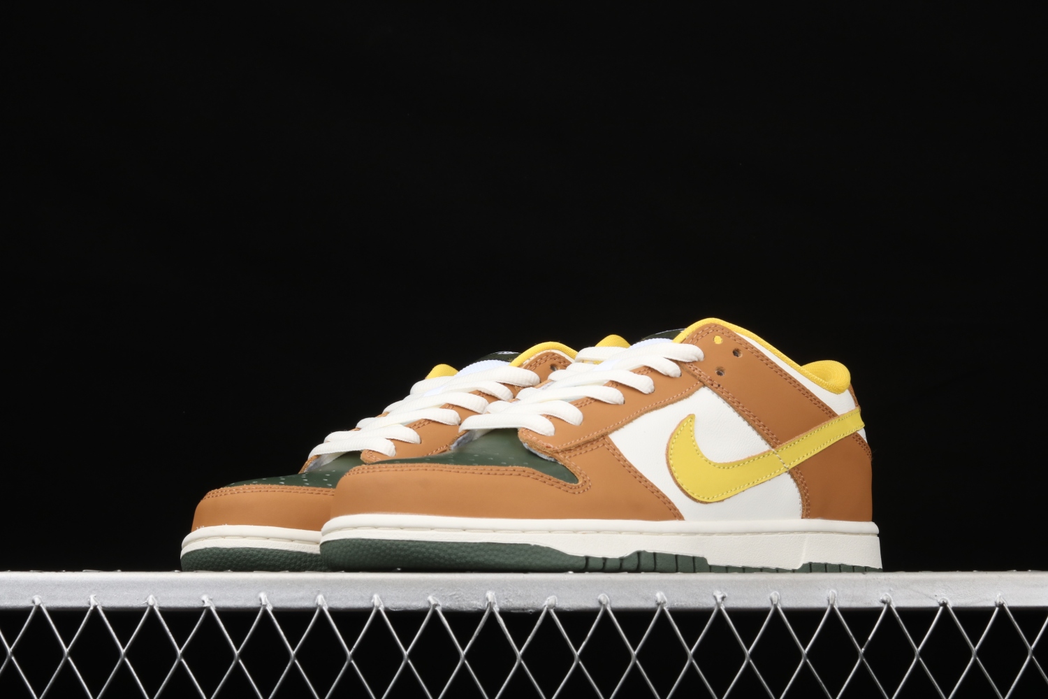Nike SB Dunk Low Vapour Mineral Yellow 304292-271