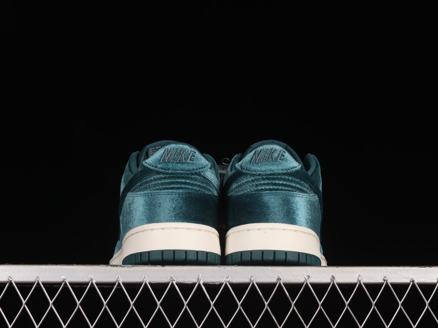 Nike Dunk Low Velvet Teal (W)  DZ5224-300
