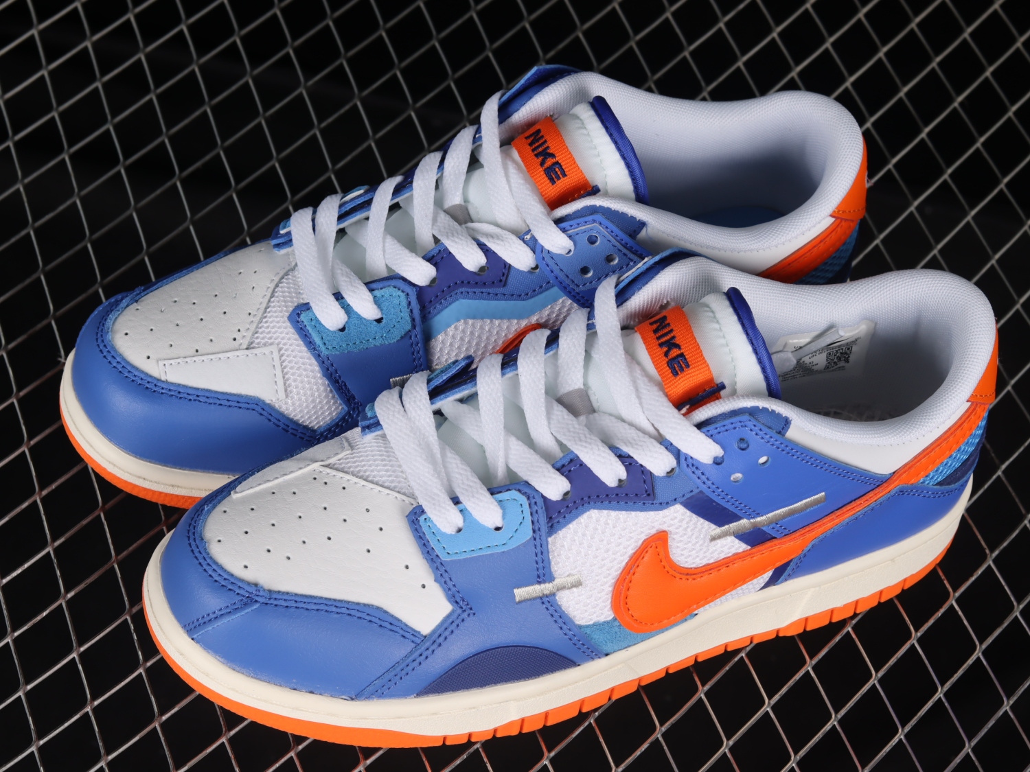 Nike Dunk Low Scrap Knicks DM0128-100