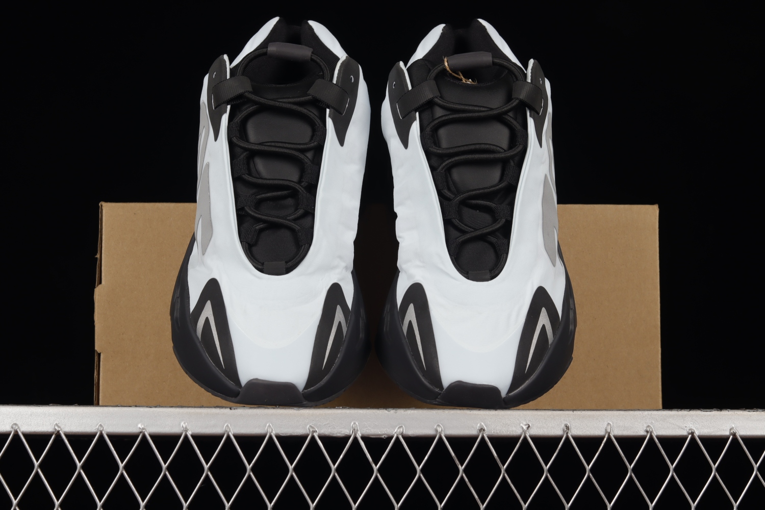 adidas Yeezy Boost 700 MNVN Blue Tint GZ0711