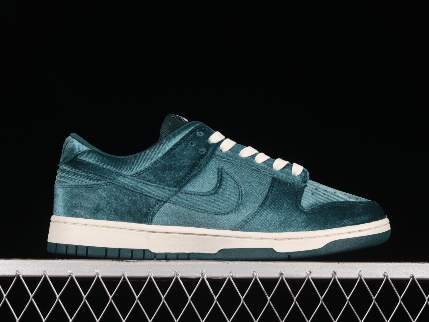 Nike Dunk Low Velvet Teal (W)  DZ5224-300