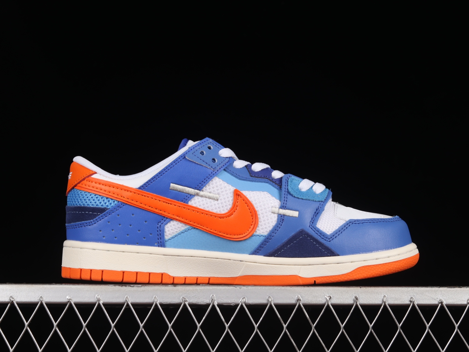 Nike Dunk Low Scrap Knicks DM0128-100