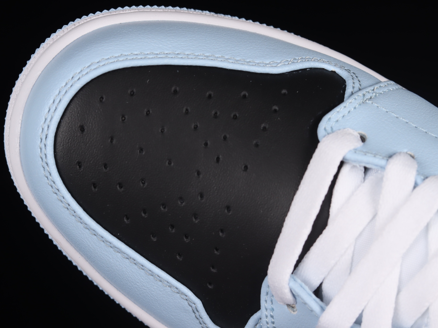 Jordan 1 Mid Ice Blue (GS) 555112-401