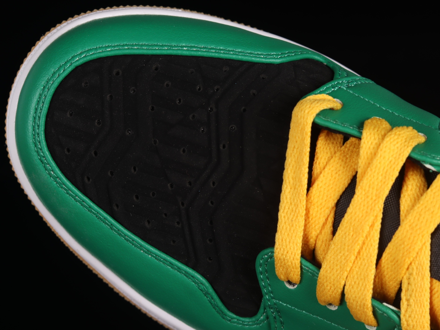 Jordan 1 Low SE Holiday Special (2022) DQ8422-300