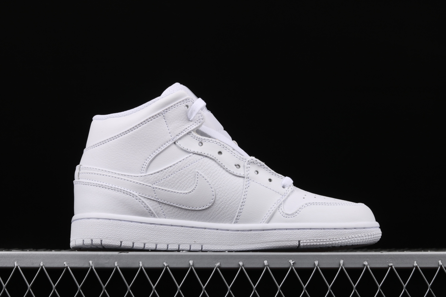 Jordan 1 Mid Triple White (2022) 554724-109