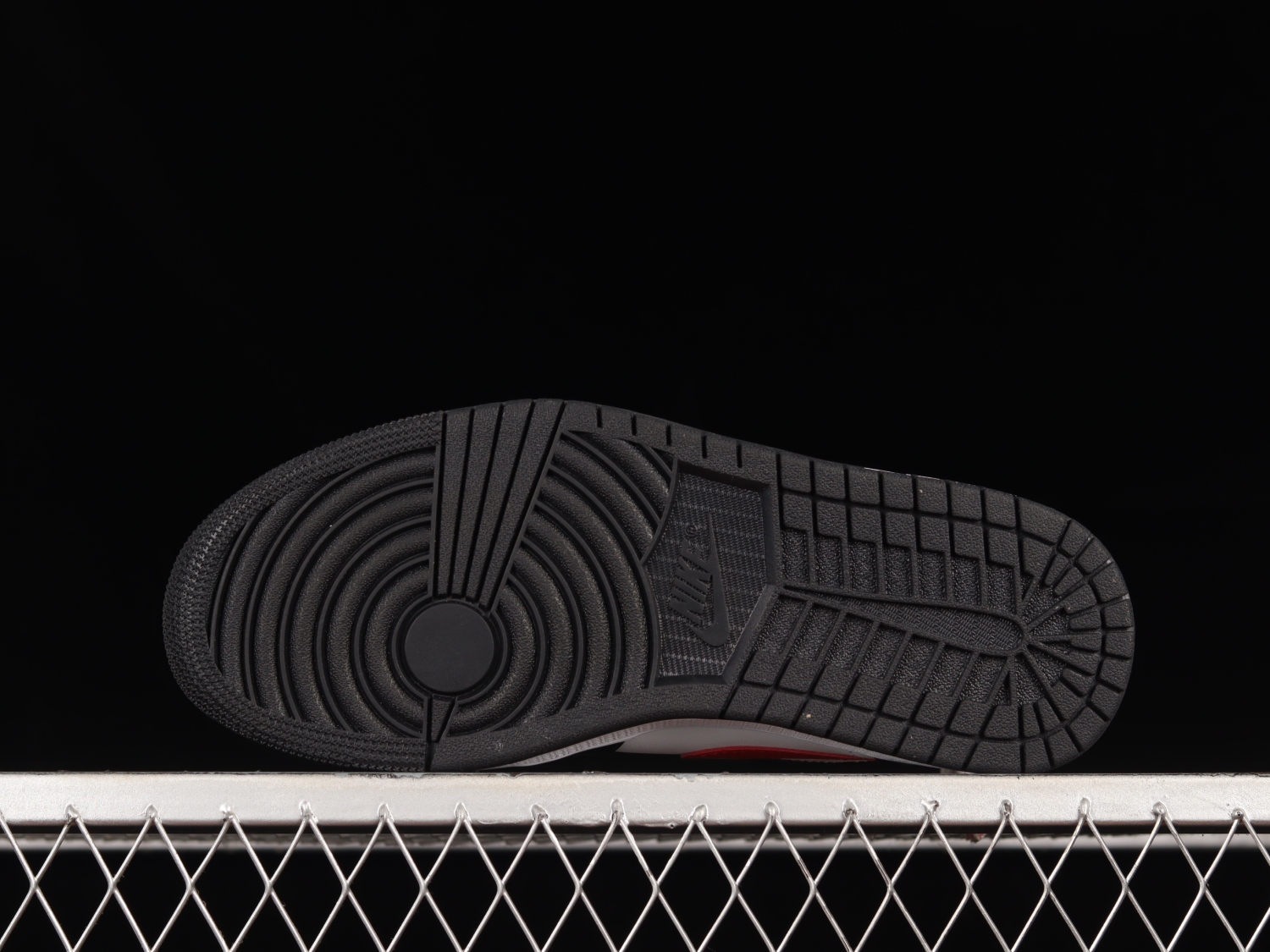 Jordan 1 Mid White Black Red (2022) 554724-079
